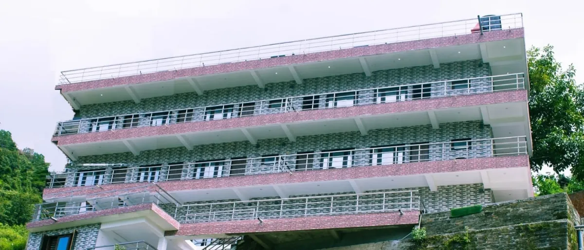 The building seen from outside, Hotel Cloud Inn, Ramgarh, Nainital (2 of 3)